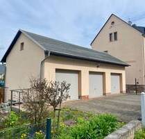 Umfassend, auch energetisch, saniertes 1-3 Familienhaus mit Garagengebäude, großzügigem, sehr gepflegtem Grundstück, Terrasse, Pool uvm. - Oederan Breitenau