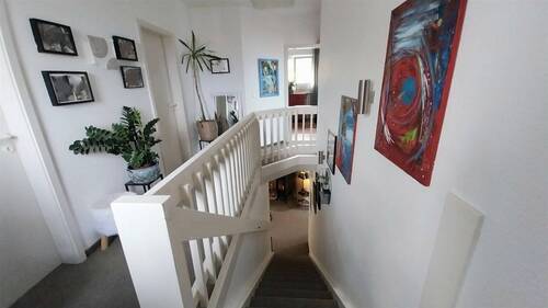 Diele DG mit Treppe - 