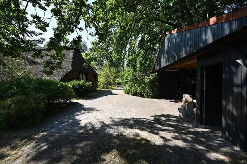 Hof-Fläche mit Remise - 3 Zimmer Bauernhaus, Landhaus in Oldenburg