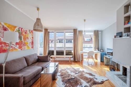 Wohnzimmer - Über den Dächern von Berlin-Mitte wohnen - mit Kamin & Abendsonne