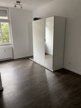 Schlafzimmer - 2 Zimmer Etagenwohnung zur Miete in Saarbrücken