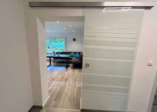 Blick ins Wohnzimmer - 