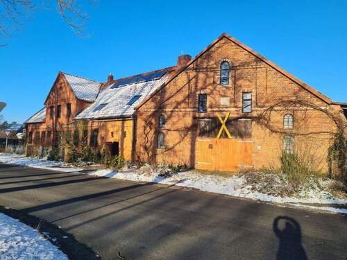 Ostseite - 1 Zimmer Mehrfamilienhaus, Wohnhaus in Lemgow