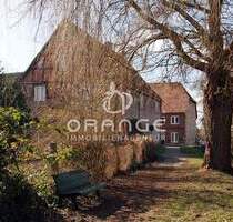 ***Stadthaus mit Garten am Fluss - sanierungsbedürftig*** - Goldberg