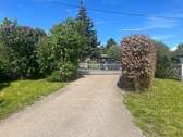 Zufahrt zum Grundstück - 