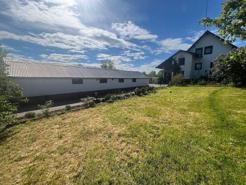 Nebengebäude 2 mit Hausansicht - 