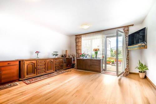 Wohnzimmer mit Terrasse - Etagenwohnung mit 62,70 m² in Buggingen zum Kaufen