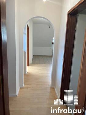 Flur - 3 Zimmer Etagenwohnung zur Miete in Augsburg / Pfersee