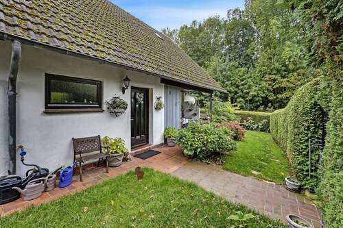 Vorgarten - 4 Zimmer Einfamilienhaus zum Kaufen in Belau