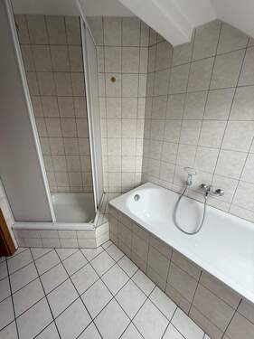 Bad - Etagenwohnung mit 85,80 m&sup2; in Großenhain zur Miete