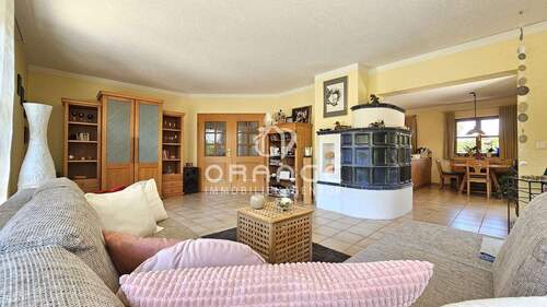 EG: Großzügiger Wohnbereich - 