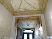 Hauseingang mit Malereien - 