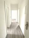 Wohnungseingang und Flur - 2 Zimmer Etagenwohnung zur Miete in Bremerhaven