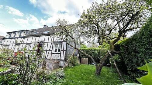 Garten - 6 Zimmer Einfamilienhaus zum Kaufen in Solingen
