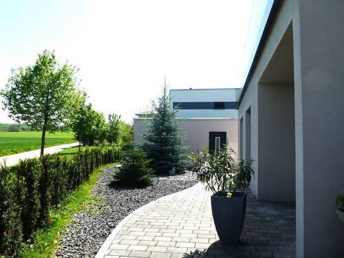 Vor dem Haus - 4 Zimmer Etagenwohnung zum Kaufen in Neckarsulm / Amorbach