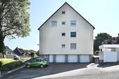 Hausansicht seitlich PKW Stell - 