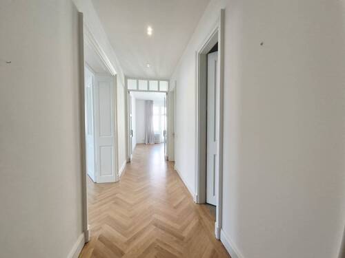Großzügiger Flur - 5 Zimmer Etagenwohnung zum Kaufen in Berlin
