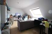 Wohnzimmer - 2 Zimmer Etagenwohnung zur Miete in Krefeld