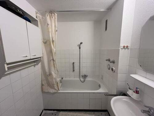 Bad - 3 Zimmer Etagenwohnung in Wiesloch