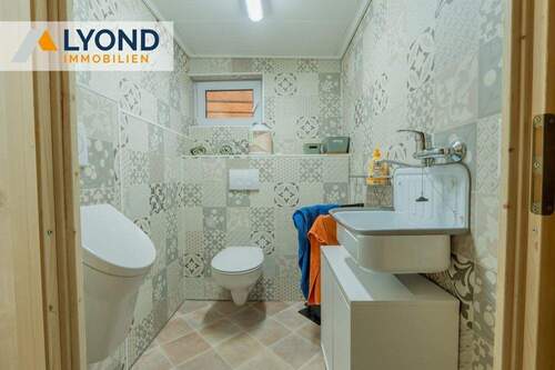 WC in der Werkstatt-Carport - 