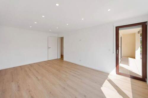 Wohnzimmer 2 - 2 Zimmer Etagenwohnung in Dettenhausen