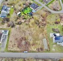 **Exklusives Baugrundstück in idyllischer Dorfendlage - Perfekt für ein stilvolles Doppelhaus** - Burow