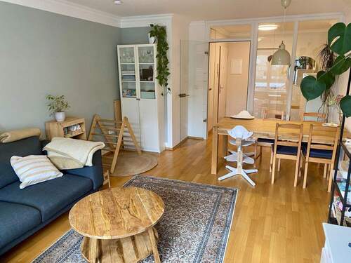 Wohnzimmer - 3 Zimmer Etagenwohnung zum Kaufen in Köln