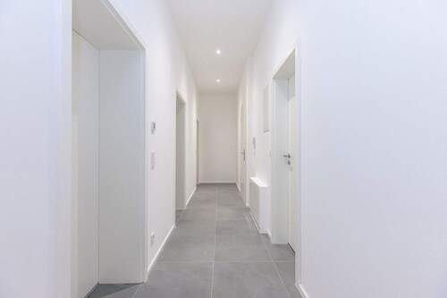 Flur - Etagenwohnung mit 69,00 m&sup2; in Offenbach zur Miete