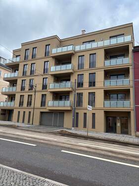 Vorderansicht 1.jpg - moderne, altersgerechte 2-Raum Wohnung nähe Schloßpark