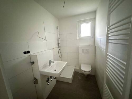 Bad mit Dusche.jpg - 