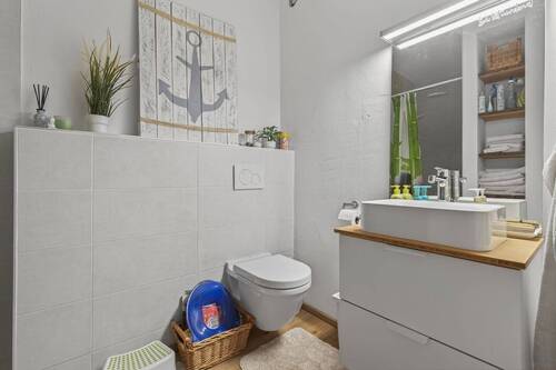 Badezimmer EG mit Dusche - 