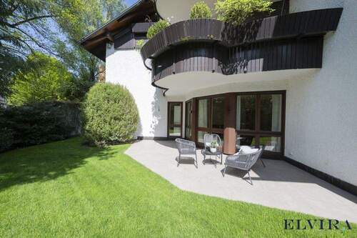 Terrasse mit Blick ins Grüne - 