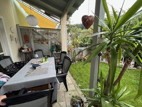 Terrasse - Reihenmittelhaus mit 100,00 m&sup2; in Hengersberg zum Kaufen