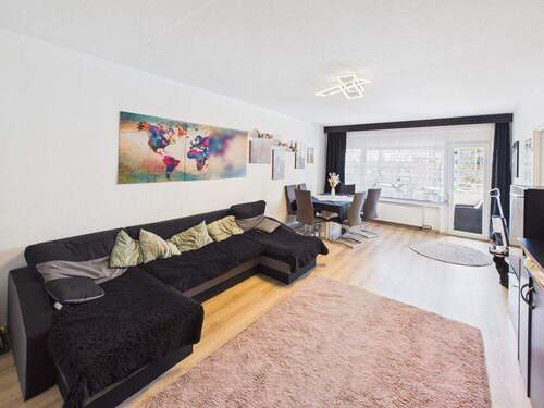 Wohnzimmer - 4 Zimmer Etagenwohnung in Bergheim