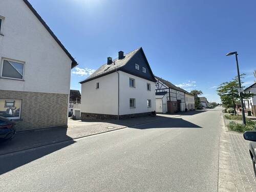 Außenansicht - 9 Zimmer Einfamilienhaus zum Kaufen in Argenthal