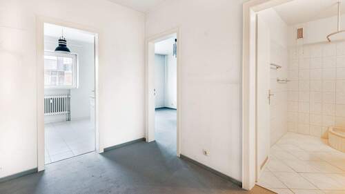 Flur - 3 Zimmer Etagenwohnung zum Kaufen in Hamburg