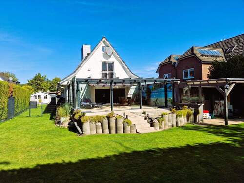 Gartenansicht Haus A - 5 Zimmer Mehrfamilienhaus, Wohnhaus in Glinde