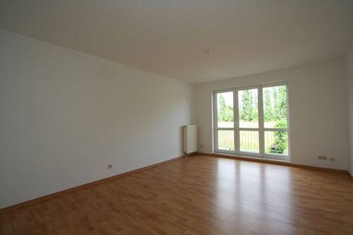 Wohnzimmer - 2 Zimmer Etagenwohnung zur Miete in Taucha