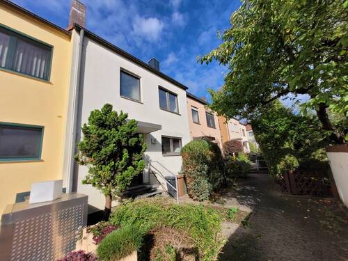 Objektansicht - 4 Zimmer Reihenmittelhaus in Zirndorf