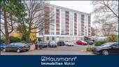 Hausansicht - Sanierungsbedürftige Wohnung mit traumhaftem Ausblick in Hamburg-Wandsbek!
