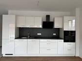 Einbauküche - KfW-Effizienzhaus 40 - 4,5-Zimmer-Wohnung im Neubau: Ihr sonniges Zuhause in Seenähe