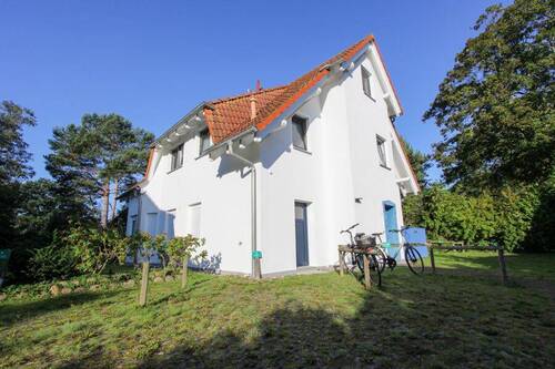 Hausansicht - Top gepflegte Maisonette-Wohnung in idyllischer Lage Prerows