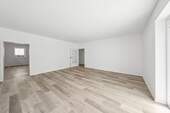 Wohnzimmer - 4 Zimmer Etagenwohnung in Frankfurt (Oder)