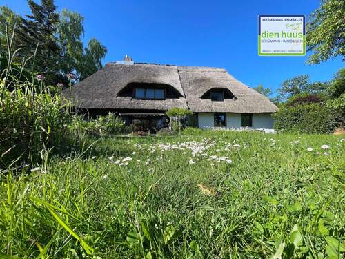 Reetdach Einfamilienhaus mit wunderschönem großen Grundstück - Reetdachhaus mit sehr großem Grundstück