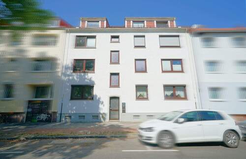 Haus frontal - 2 Zimmer Etagenwohnung zum Kaufen in Bremen