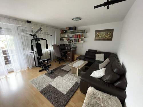 Wohnzimmer - 3 Zimmer Etagenwohnung zum Kaufen in Fraunberg