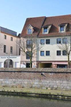 Aussenfassade - 2 Zimmer Etagenwohnung zur Miete in Stralsund