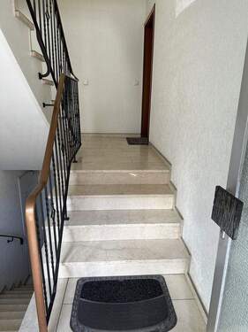 Eingangsbereich - Etagenwohnung mit 86,00 m² in Düsseldorf zum Kaufen