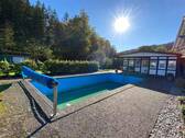 Pool mit großem Gartenhaus - 