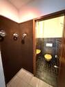 Garderobe und Gäste-WC - 